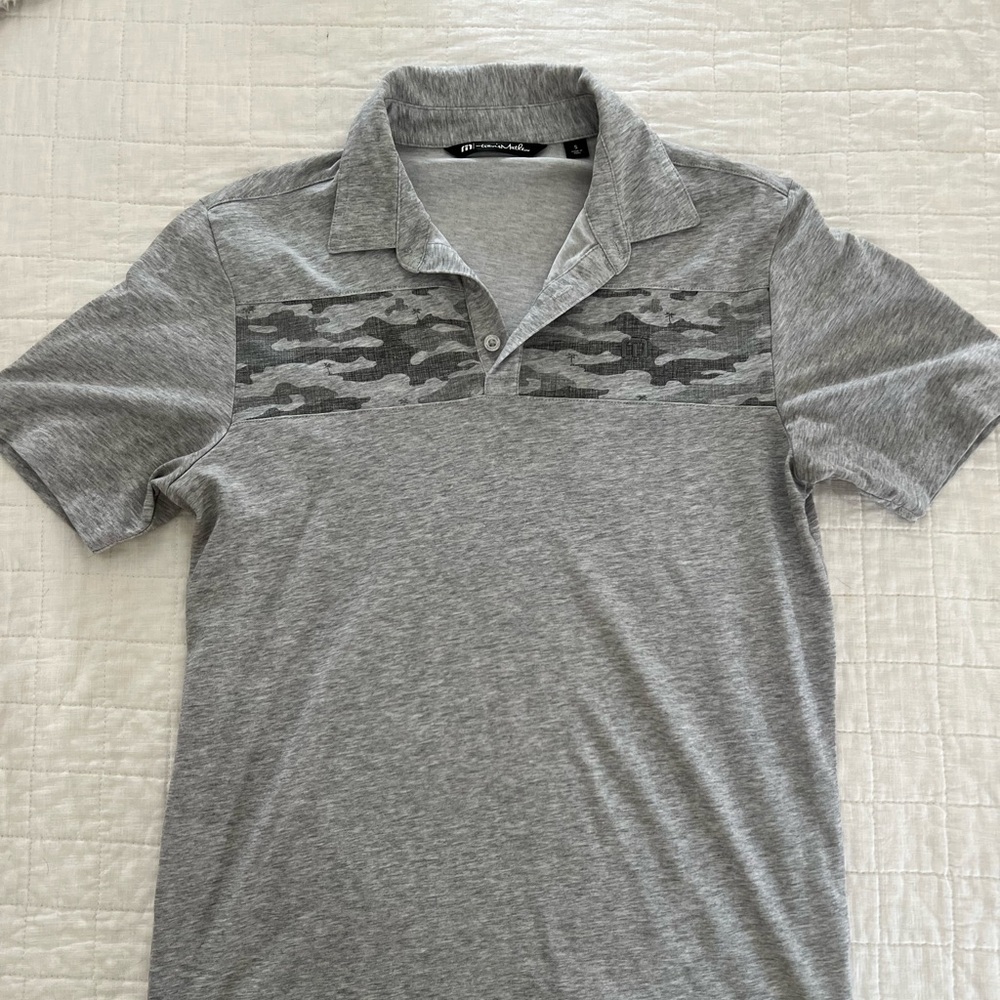 Travis Mathew small men’s polo shirt - gray